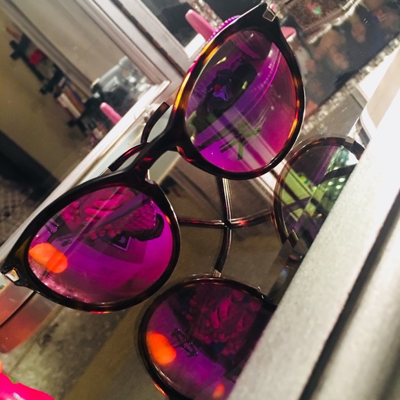 Micheal Kors Purple Mirror Women’s Sunglasses - Picture 6 of 6